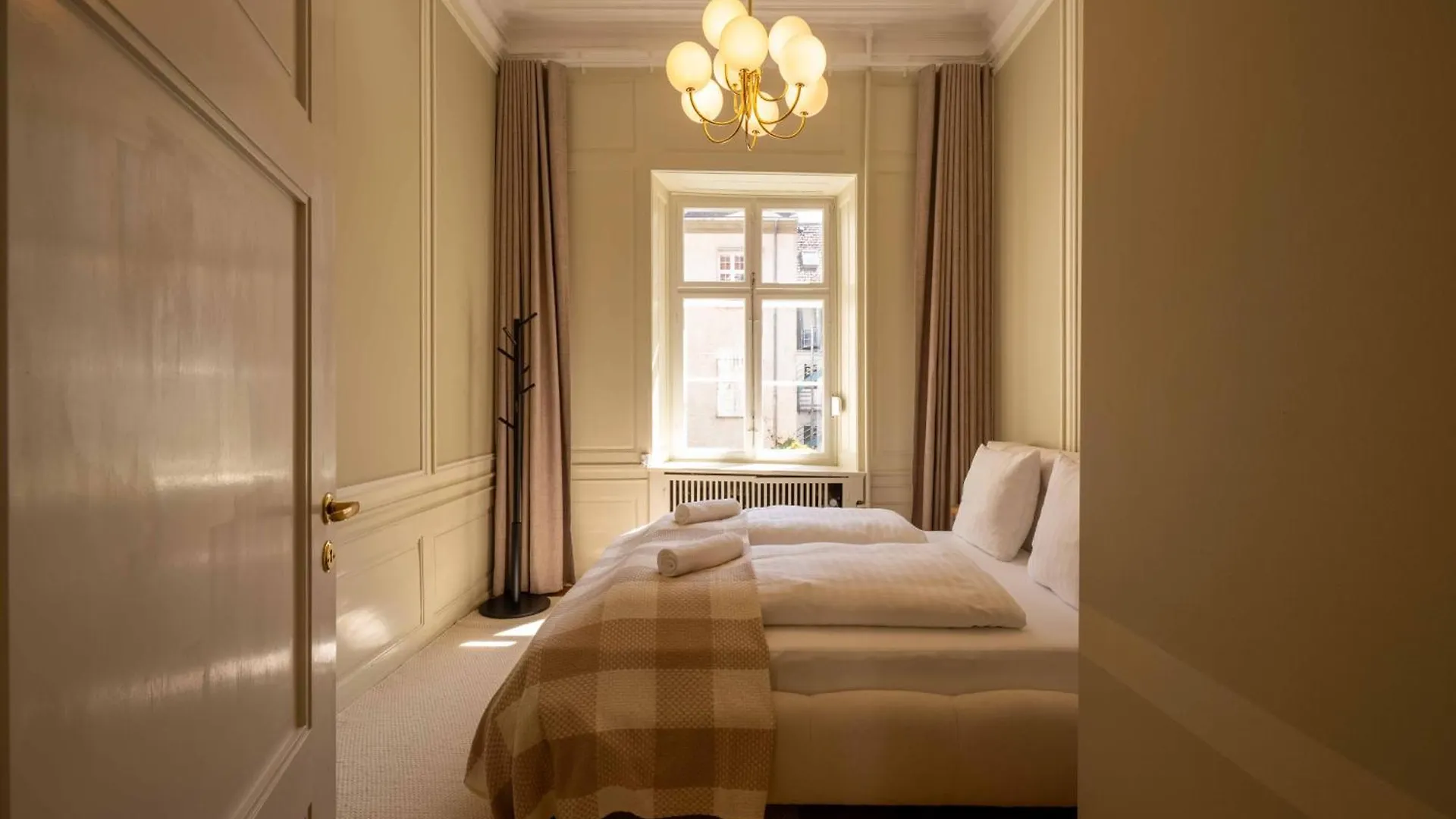 Royal And Luxurious Manor Apartments Copenaghen