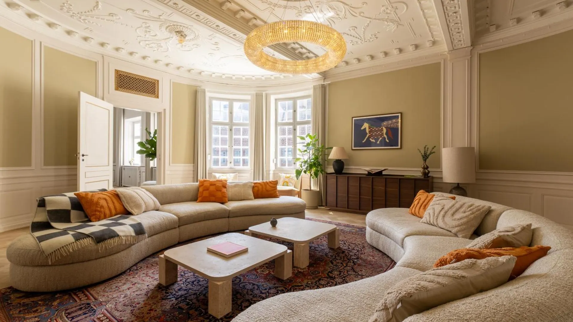 Royal And Luxurious Manor Apartments Copenaghen
