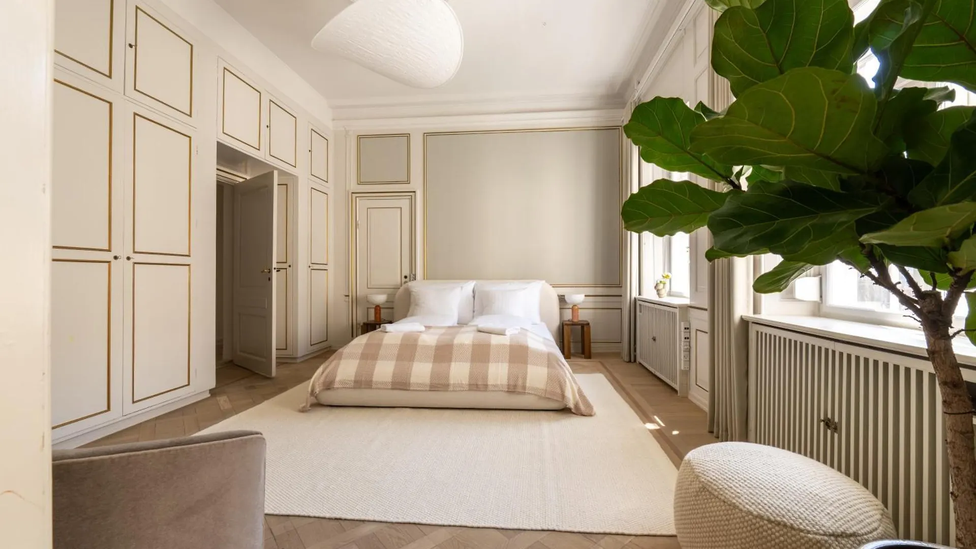 Royal And Luxurious Manor Apartments Copenaghen