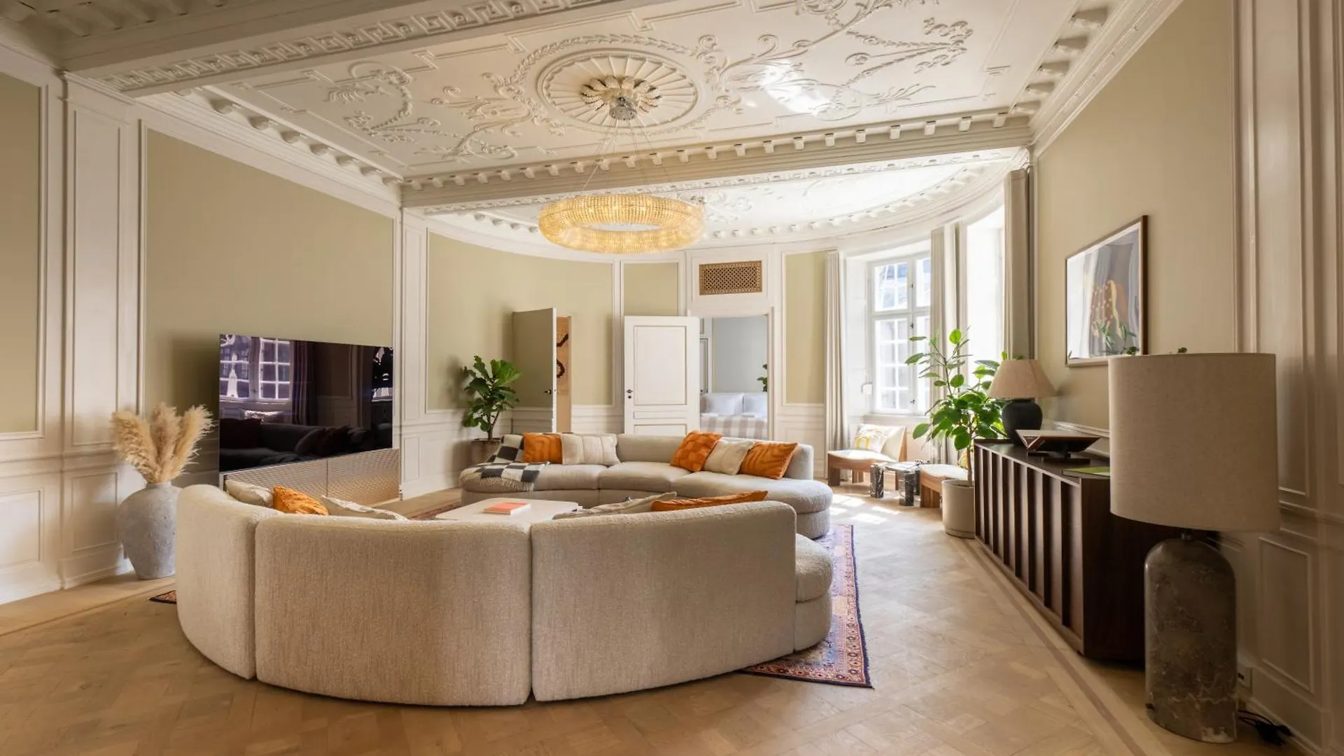 Royal And Luxurious Manor Apartments Copenaghen