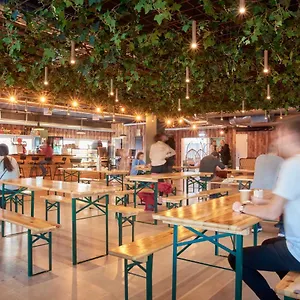  Hostel Urban Camper & Bar